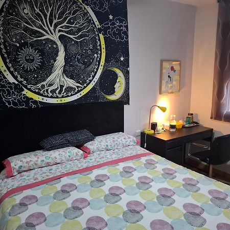 Habitaciones Individuales Wifi Tv Microondas Cerca Del Aeropuerto Madrid Habitacion Grande Wc Privado O Habitacion Pequena Wc Compartido Muy Tranquilas Bien Comunicadas Tren Metro Bus Facil Aparcamiento San Sebastián de los Reyes Eksteriør bilde