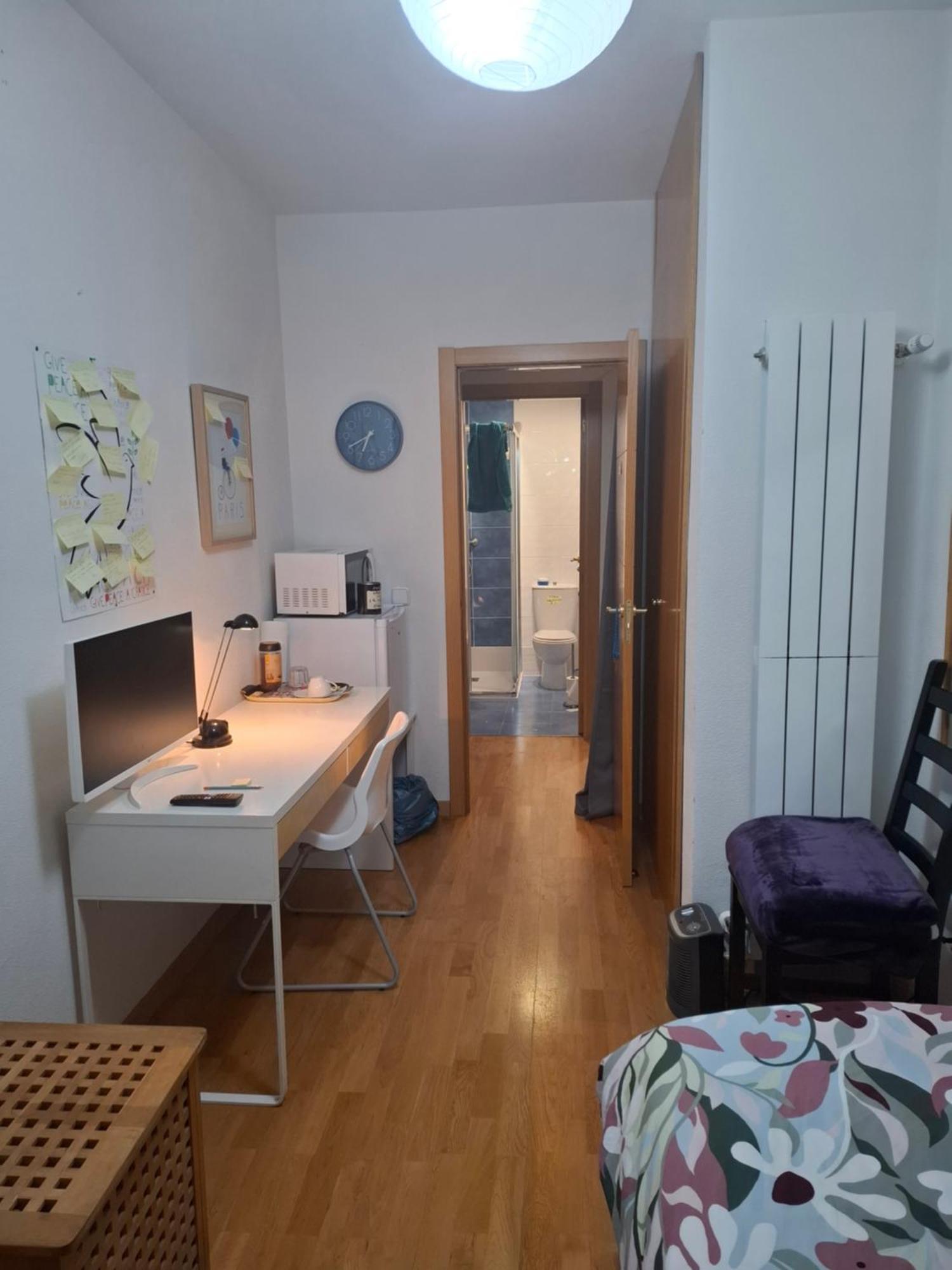 Habitaciones Individuales Wifi Tv Microondas Cerca Del Aeropuerto Madrid Habitacion Grande Wc Privado O Habitacion Pequena Wc Compartido Muy Tranquilas Bien Comunicadas Tren Metro Bus Facil Aparcamiento San Sebastián de los Reyes Eksteriør bilde