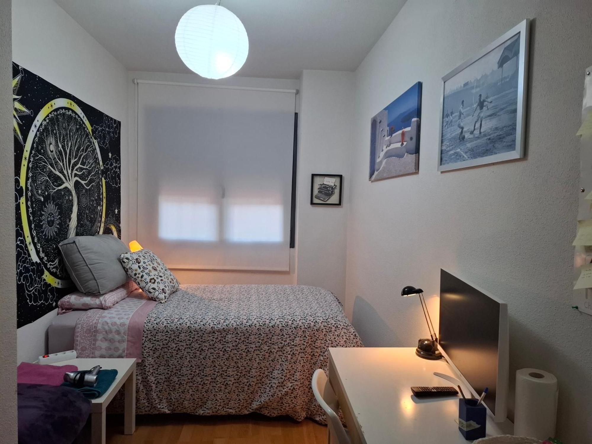 Habitaciones Individuales Wifi Tv Microondas Cerca Del Aeropuerto Madrid Habitacion Grande Wc Privado O Habitacion Pequena Wc Compartido Muy Tranquilas Bien Comunicadas Tren Metro Bus Facil Aparcamiento San Sebastián de los Reyes Eksteriør bilde